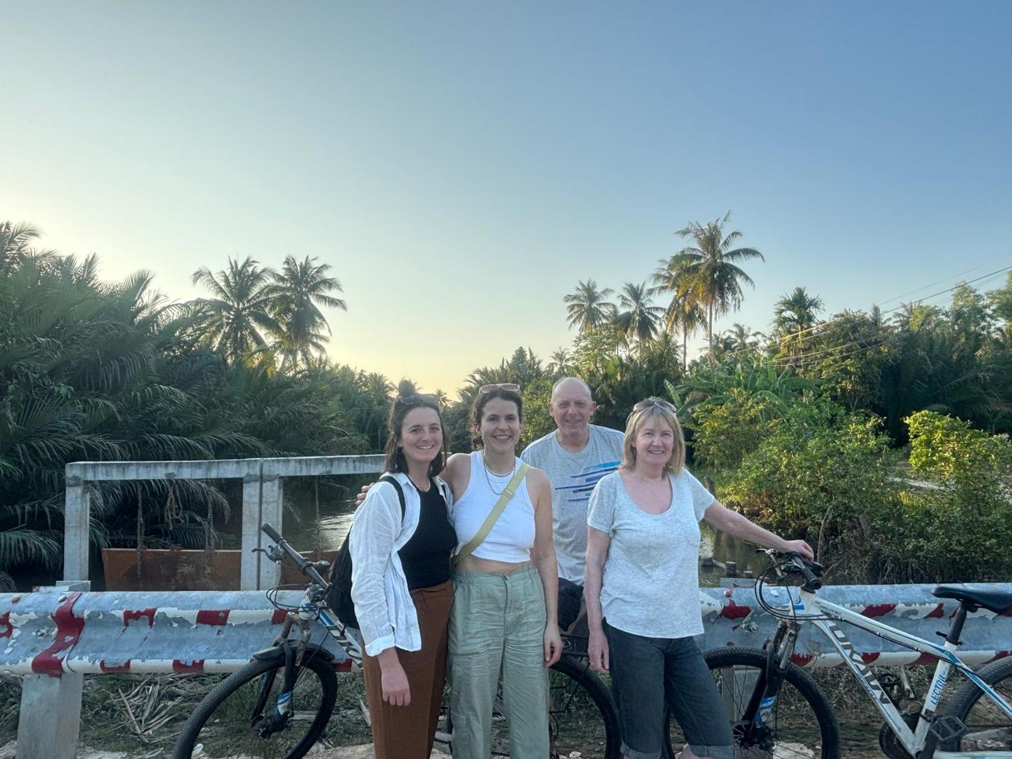 Homestay Bentre Coco Lodge Ben Tre ภายนอก รูปภาพ