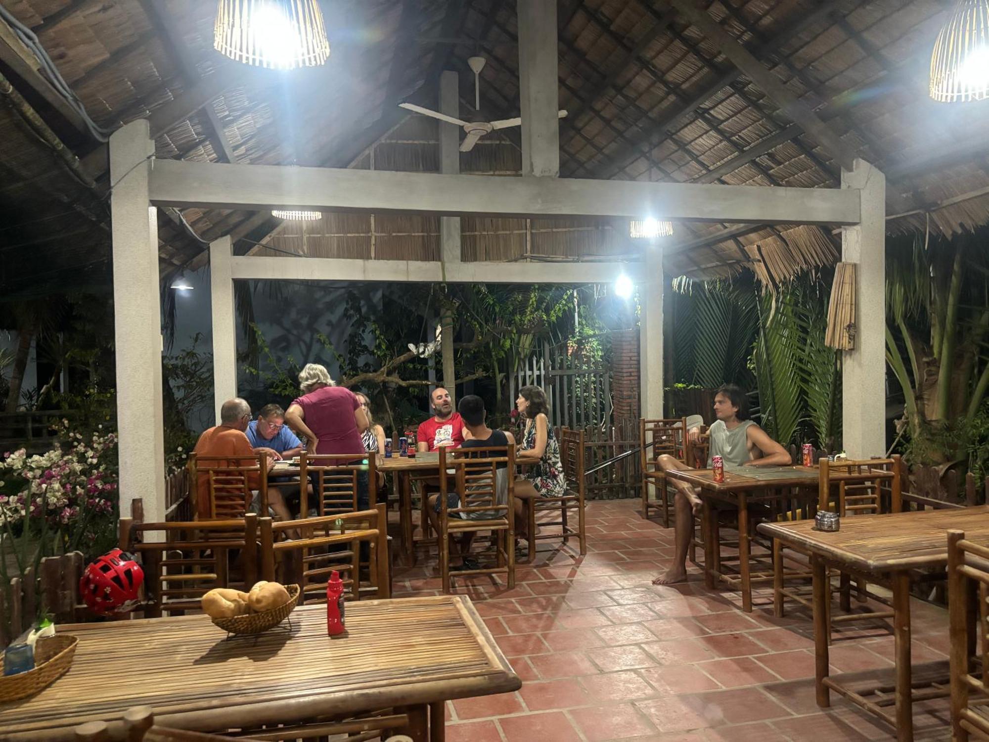 Homestay Bentre Coco Lodge Ben Tre ภายนอก รูปภาพ