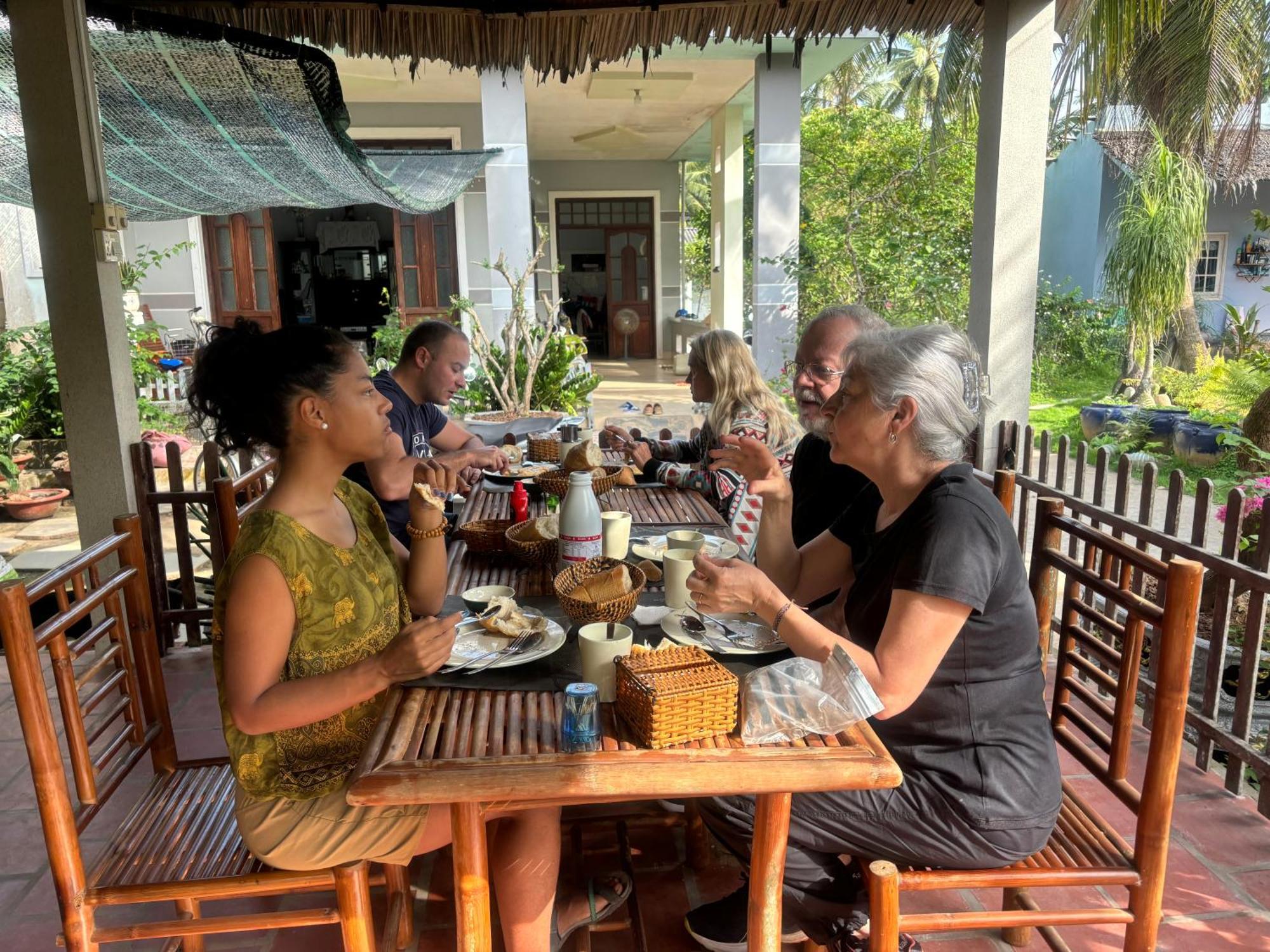 Homestay Bentre Coco Lodge Ben Tre ภายนอก รูปภาพ