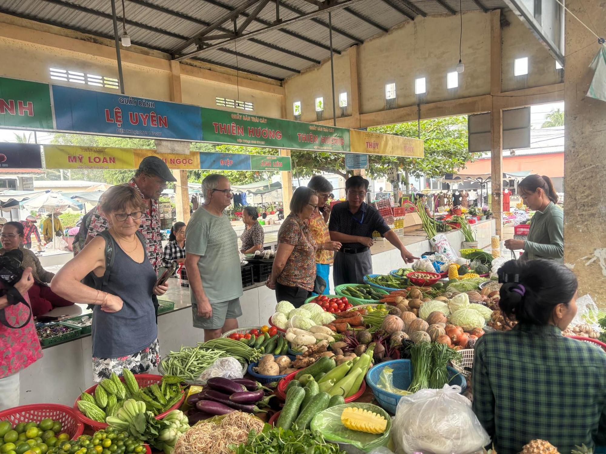 Homestay Bentre Coco Lodge Ben Tre ภายนอก รูปภาพ